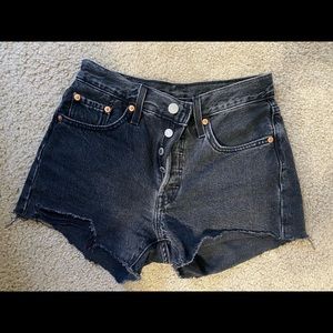 Levi’s shorts size 24